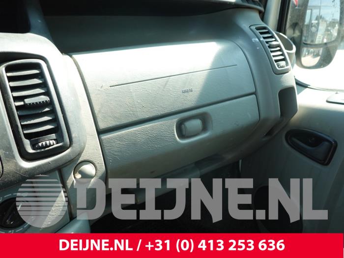 Opel Vivaro Right airbag (dashboard) O309295