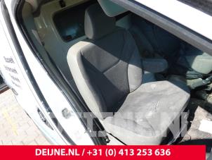 Opel Vivaro Seat, right O309376 photo 2