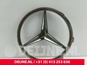 Mercedes Sprinter Embleem O309571 foto 2