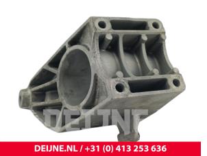 Mercedes Sprinter Motorsteun O309581 foto 3