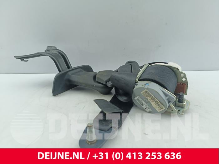 Toyota Pro-Ace Sicherheitsgurt links hinten O309691