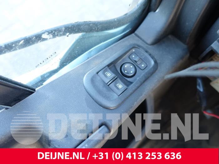 Renault Master Elektrisch Raam Schakelaar O309630