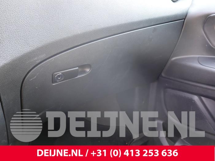 Mercedes Vito Dashboardkastje O309849