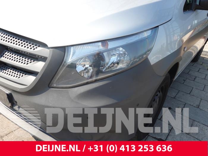 Mercedes Vito Koplamp links O309874