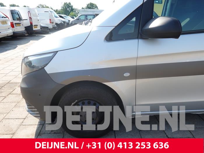 Mercedes Vito Kotflügel links vorne O309897