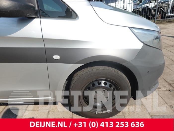 Mercedes Vito Kotflügel rechts vorne O309898