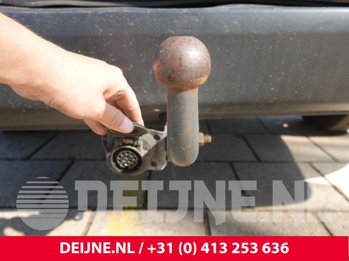 Mercedes Vito Trekhaak O309948