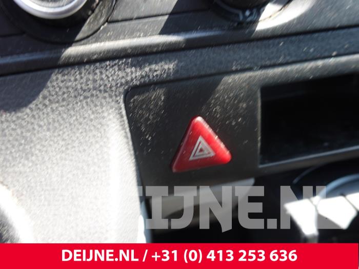 Volkswagen Transporter Paniekverlichtings Schakelaar O310015