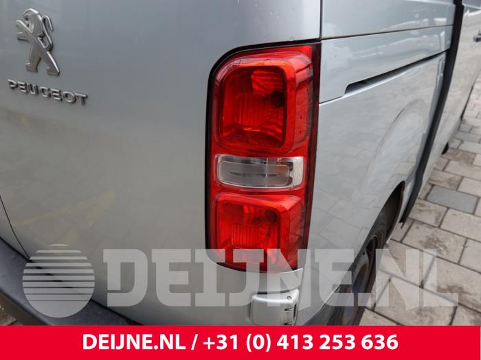 Peugeot Expert Rücklicht rechts O310235