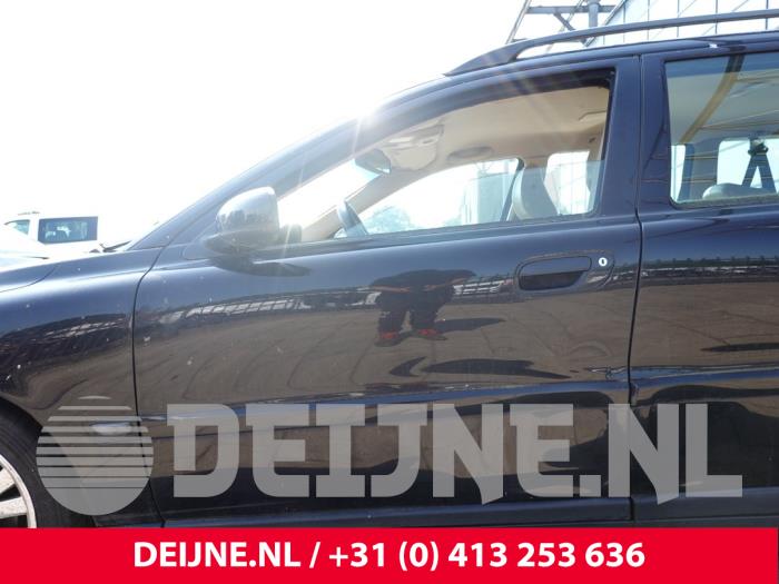 Volvo V70 Tür 4-türig links vorne O310184