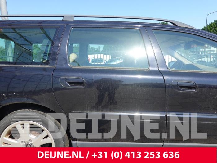 Volvo V70 Tür 4-türig rechts hinten O310185