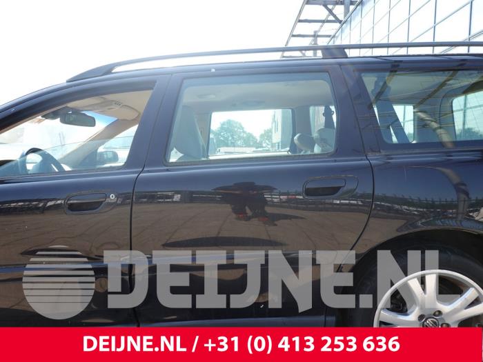 Volvo V70 Tür 4-türig links hinten O310183