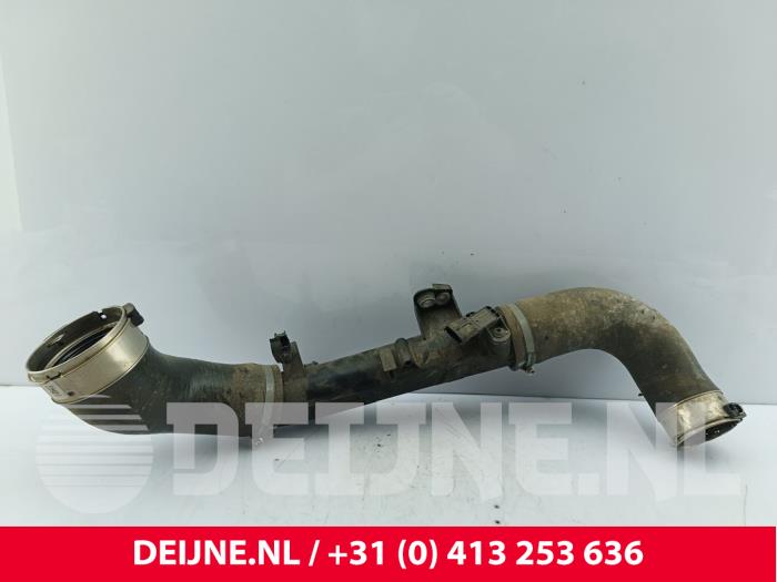 Gebruikte Intercooler Buis Volvo XC60 II (UZ) 2.0 D4 16V AWD Prijs € 50,00 Margeregeling aangeboden door van Deijne Onderdelen Uden B.V.