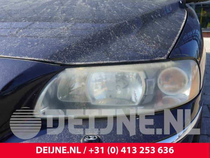 Volvo V70 Scheinwerfer links O310172
