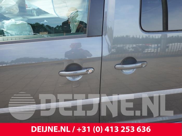 Volkswagen Caddy Türgriff 2-türig links O310430