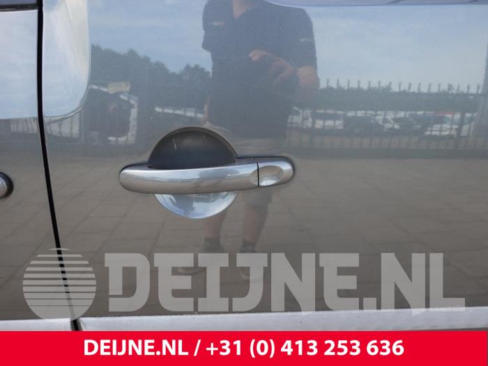 Volkswagen Caddy Sliding door handle, left O310436