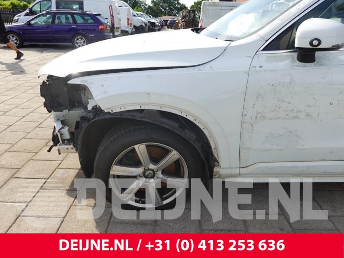 Volvo XC90 Kotflügel links vorne O310523
