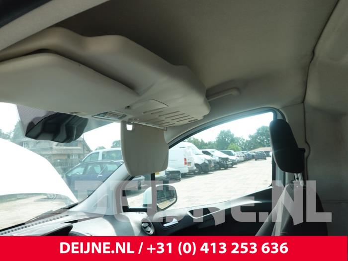 Ford Transit Courier A-stijl Afdekkap rechts O310573