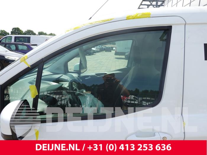 Ford Transit Courier Door window 2-door, left O310669