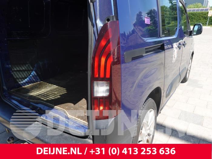 Peugeot Partner Rücklicht rechts O310783
