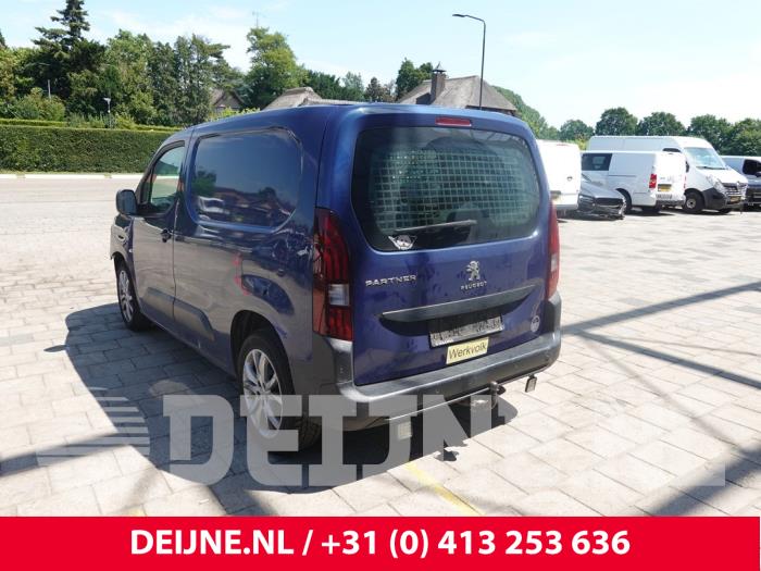 Peugeot Partner Stoßstangenecke links hinten O310797