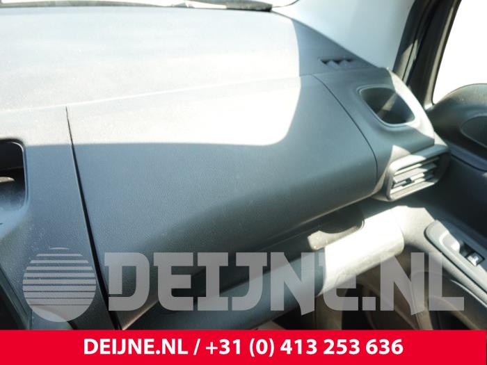 Peugeot Partner Dashboard klep O310801