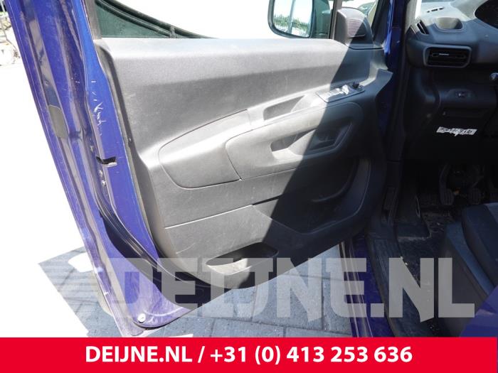 Peugeot Partner Türverkleidung 2-türig links O310838