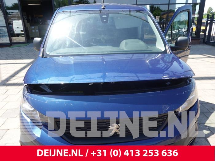 Peugeot Partner Scheibensprühertank vorne O310850