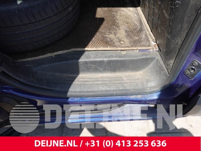 Peugeot Partner Schiebetür Einstieg rechts O310863