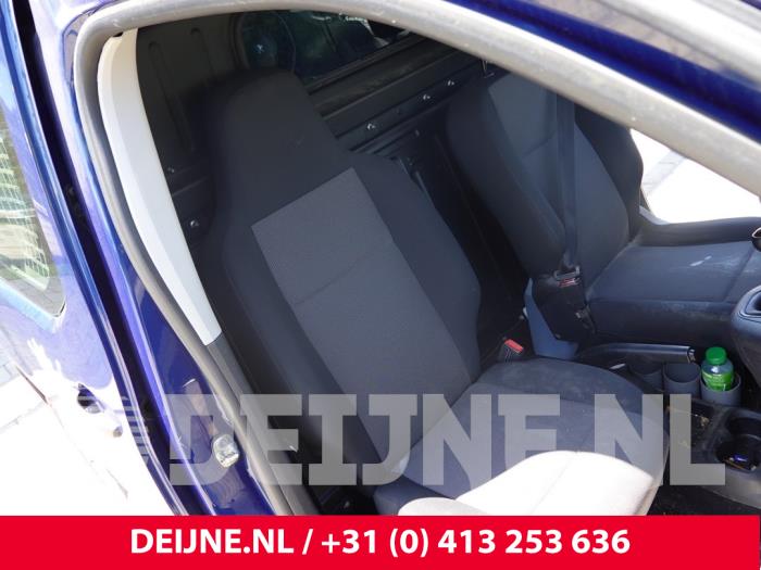Peugeot Partner Sitz rechts O310872