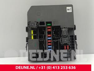 Nissan NV200 Zekeringkast O310906 foto 2