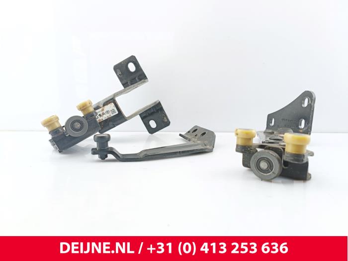 Peugeot Expert Sliding door roller, right O311019