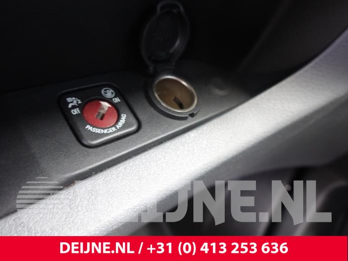 Peugeot Expert Airbag Schalter O310921