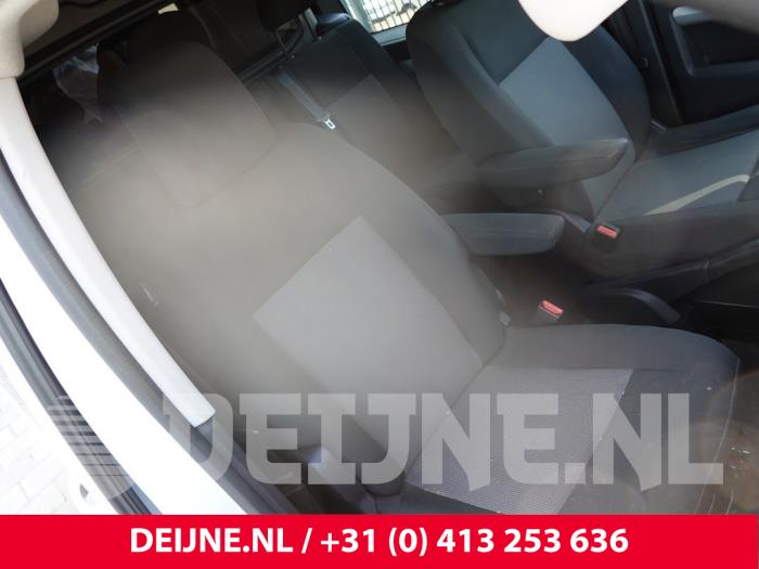 Peugeot Expert Sitz rechts O310998