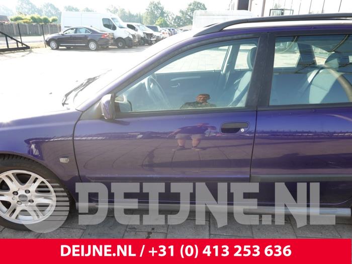 Volvo V40 Tür 4-türig links vorne O311220