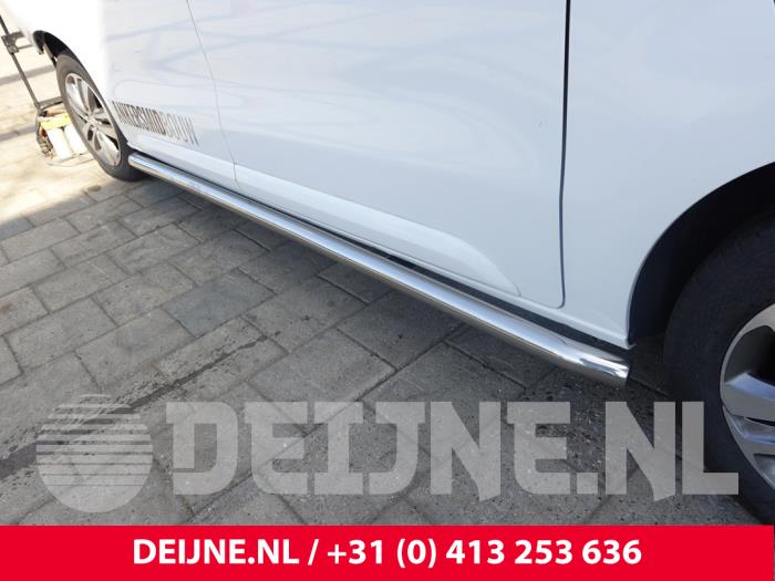 Peugeot Expert Seitenleiste O311322