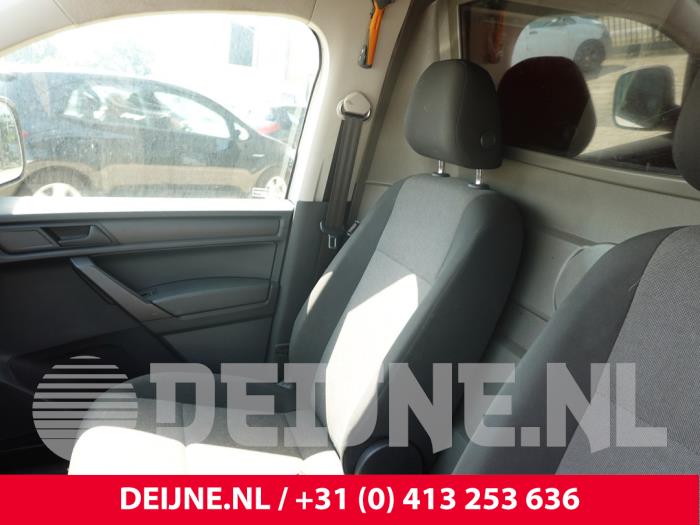 Volkswagen Caddy Sitz rechts O311541