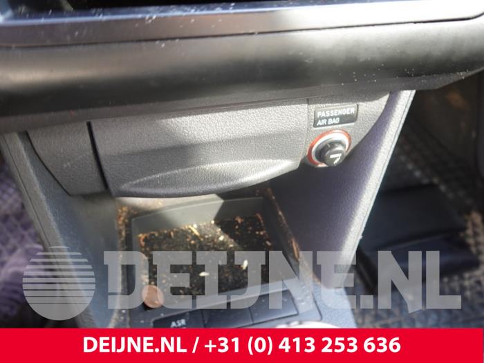 Volkswagen Caddy Aschenbecher vorne O311747