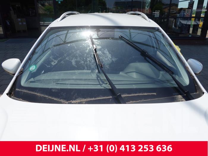 MG MG5 Electric Frontscreen O312125