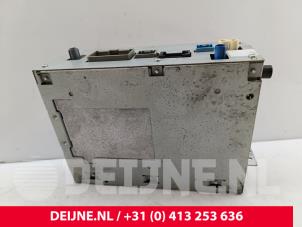 Volvo V70 CD player O312130 photo 2
