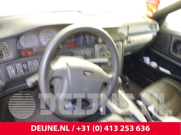 Volvo V70 Left airbag (steering wheel) O312509