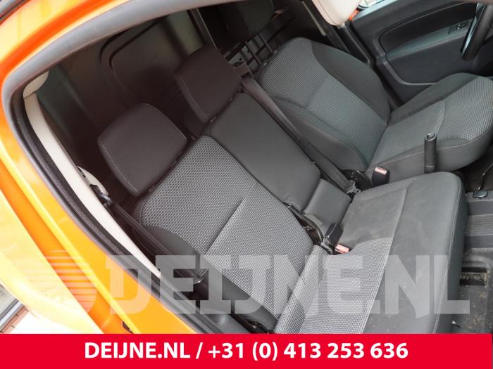 Mercedes Citan Bank rechts vorne O312618