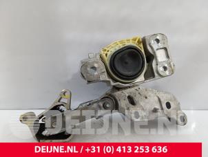 Mercedes eVito Motorsteun O312765 foto 3