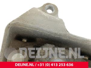 Mercedes eVito Getriebe Halterung O312766 foto 3