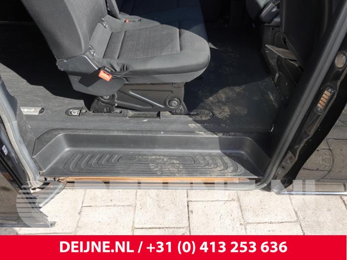 Mercedes Vito Sliding door entry level right O312858