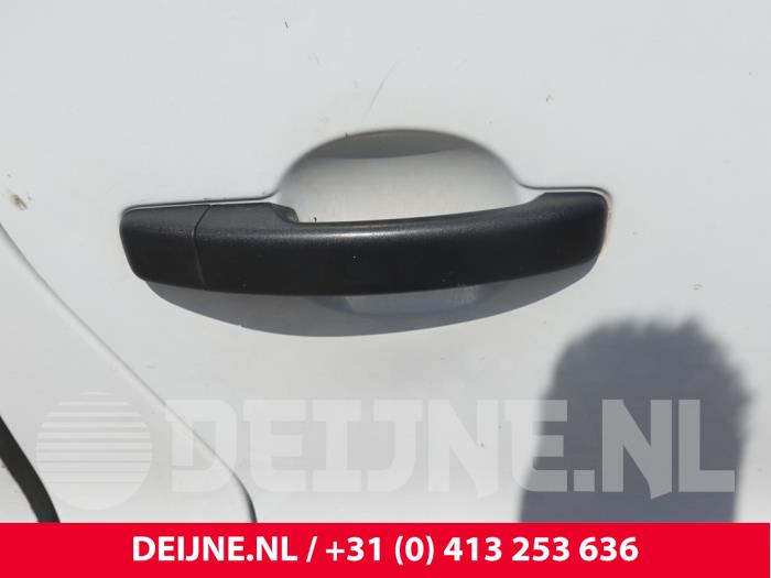 Renault Trafic Türgriff 2-türig rechts O313057