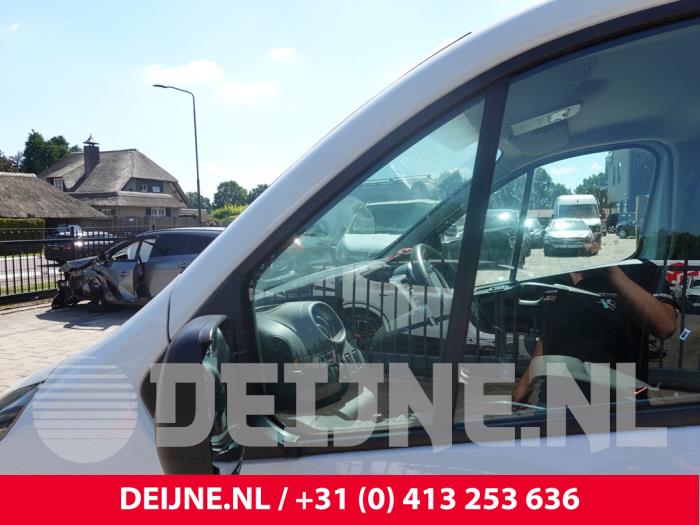 Renault Trafic Dreieckfenster links vorne O312953