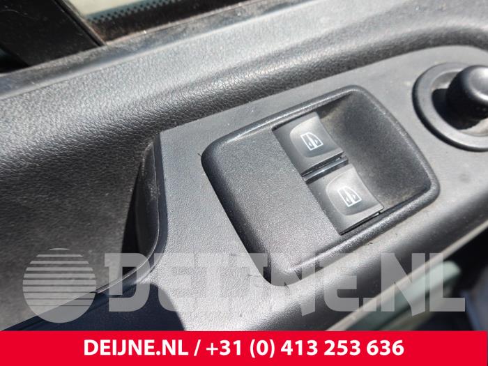 Renault Trafic Elektrisches Fenster Schalter O312956