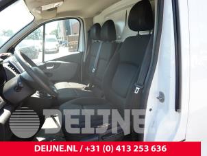 Renault Trafic Stoel links O313025 foto 2