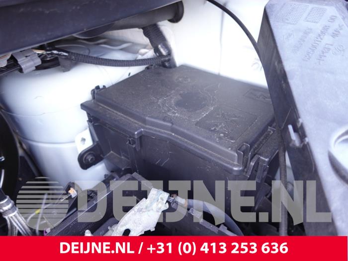 Renault Trafic Sicherungskasten O313046